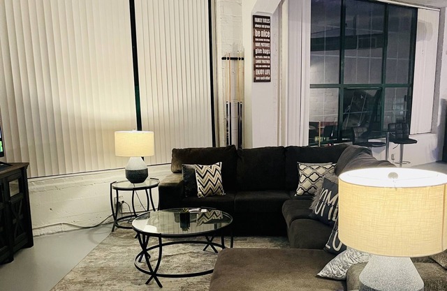 Beautiful Loft heart of downtown Stl
