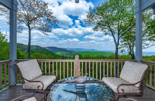 Beautiful Mountain home in Lake Toxaway Estates