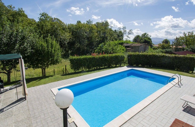 Beautiful private villa for 7 people with WIFI, private pool, TV, patio, pets allowed and parking