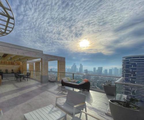 Beautiful Penthouse w/amazing View, Prime location