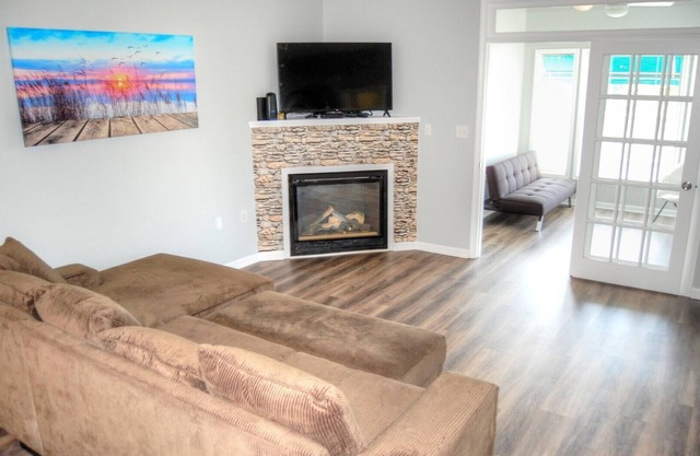 Beautiful Pet friendly in gated community