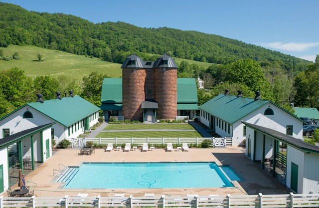 Beautiful Pet-Friendly Home with Breathtaking mountain views and WiFi