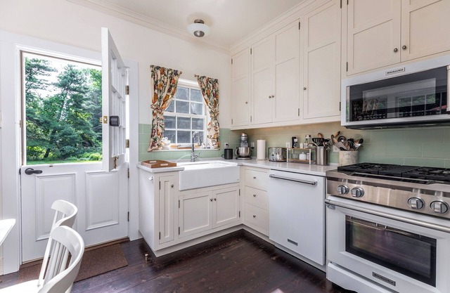 Beautiful pet friendly riverfront vacation home on the Bantam River in Washington Depot