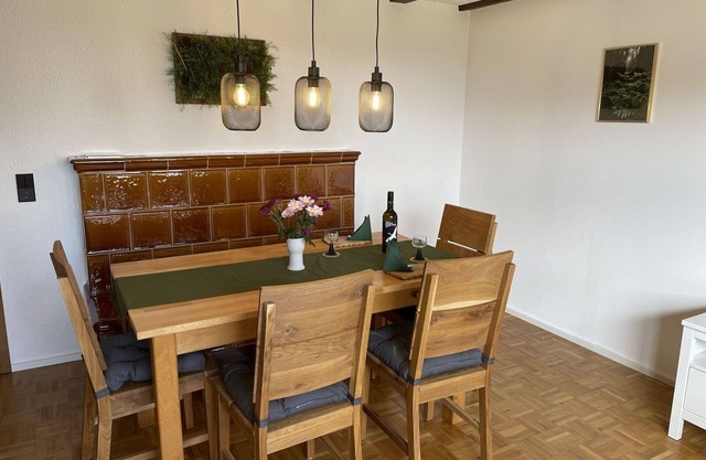 Beautiful private villa for 5 guests with WIFI, TV, patio and parking