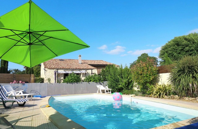 Beautiful private villa for 5 people with pool, WIFI, TV and terrace