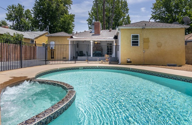Beautiful private house W/Spa& pool @ heart of LA