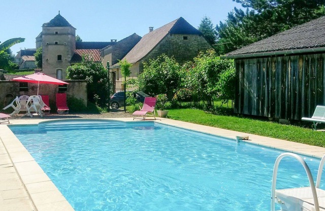 Beautiful private villa with private pool, TV, terrace, pets allowed, panoramic view and parking