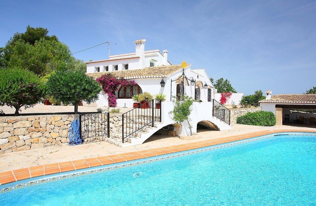 Beautiful private villa for 10 people with WIFI, A/C, private pool, TV, patio and panoramic view