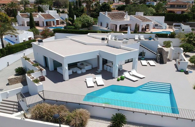 Beautiful private villa for 6 people with private pool, A/C, WIFI, TV, terrace and parking