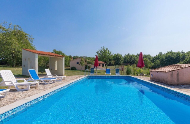 Beautiful private villa for 10 guests with WIFI, private pool, TV, patio and pets allowed