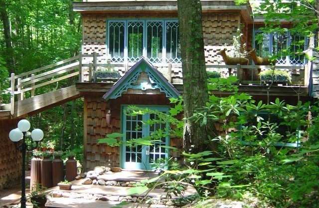 Beautiful Three B/R three full bath Home on 1,800 Ft. of Waterfalls