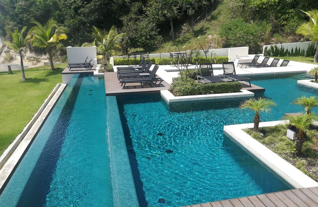 Beautiful Townhouse in Beach Condo with Swimming Pool