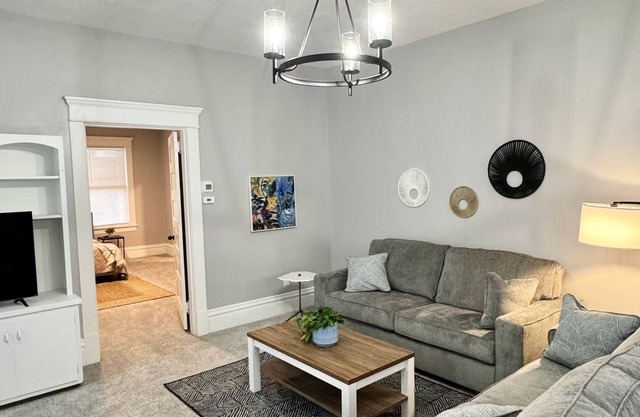 Beautiful Tree-Top Apartment Home with Expansive Two Bed, Two Bath En-suites.
