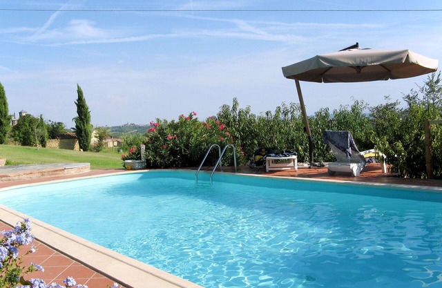 Beautiful villa for 4 guests with A/C, WIFI, pool, TV and terrace