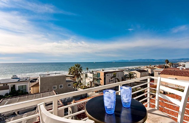 Beautiful Views - Sand Section of Manhattan Beach 2 Bed/2 Bath