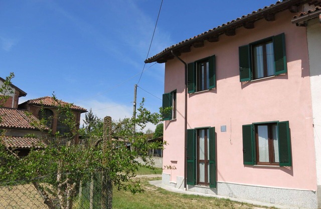 Beautiful villa for 5 people with WIFI, TV, patio and parking