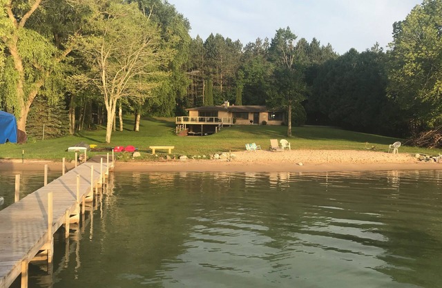 Beautiful Walloon Lake Home - 10% discount if < 2 weeks to arrival