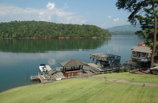 Beautiful Water Front House at Lake James North Carolina
