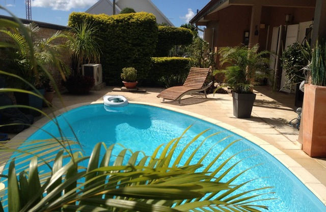Beautiful well equipped and furnished Villa for 5 to 6 people with swimming pool