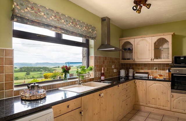 Beautiful Welsh cottage with breathtaking coastal and rural views