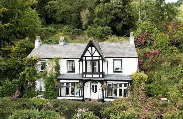 Beautiful Wye Valley Riverview