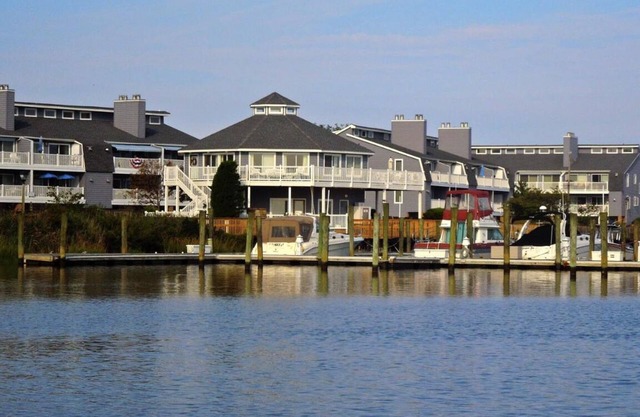Beautifully Renovated Condo in OCNJ at Blue Water Marina.