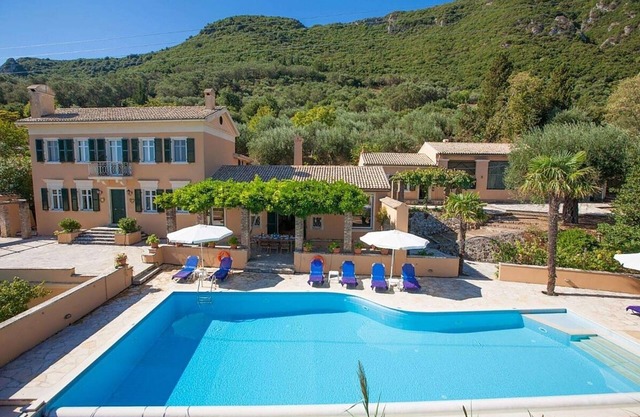 Beautifully Renovated 19th Century Country House, A/C, Private Pool, just 5mins from Ermones Beach!