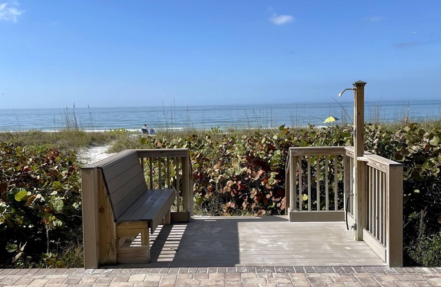 Beautifully Updated Beachside Condo!