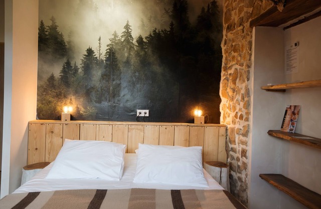Bed and Breakfast 'Maison Perbos 1556 - Ursuya' with Shared Pool, Wi-Fi and Air Conditioning