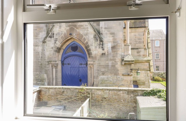 BEECH TENT LANE COTTAGE, pet friendly in Kelso