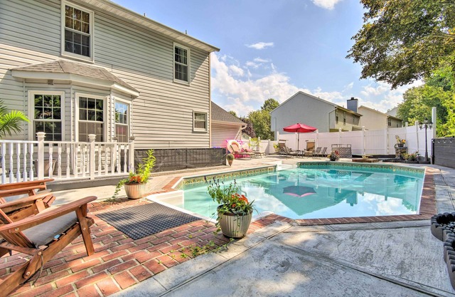 Bel Air Apartment w/Pool ~ 2 Mi to Main St