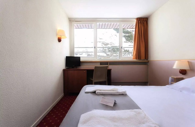 Belambra Clubs Les Menuires - Snow And Heaven - Half board - 2 Rooms Essential 2 Adults and 2 Children with View Impregnable Mountain