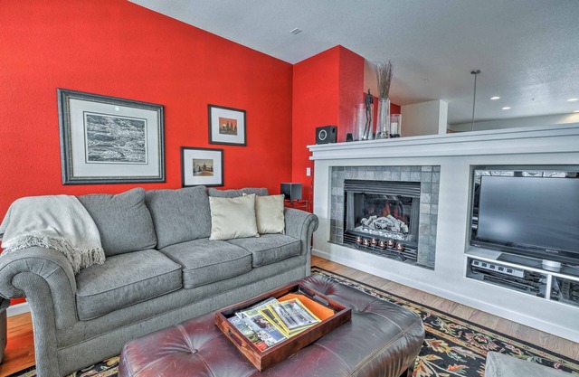'Belmar Rowhome' - Walkable & Close to Denver!