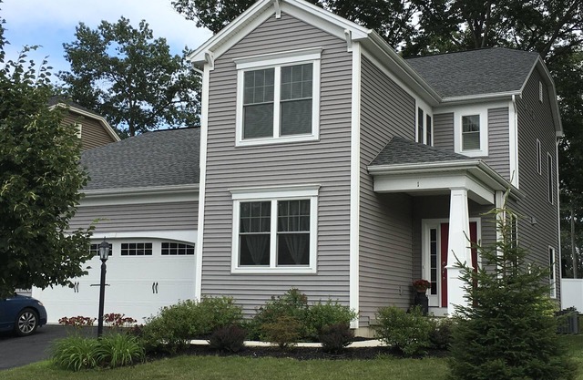 Belmont Gem! In town, near Track, downtown, Saratoga State Park, Casino Hotel.