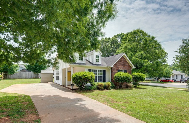 Belmont Vacation Rental ~ 15 Mi to Charlotte!
