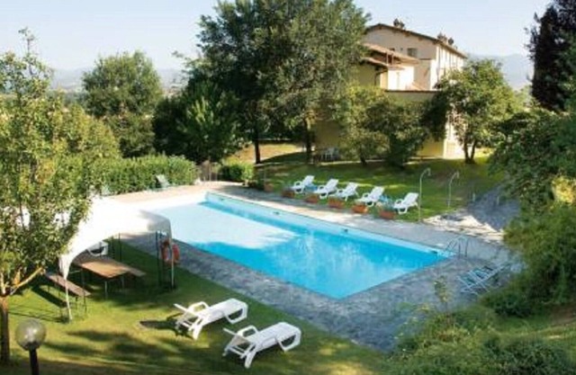 Belvilla by OYO Scenic apartment with shared pool