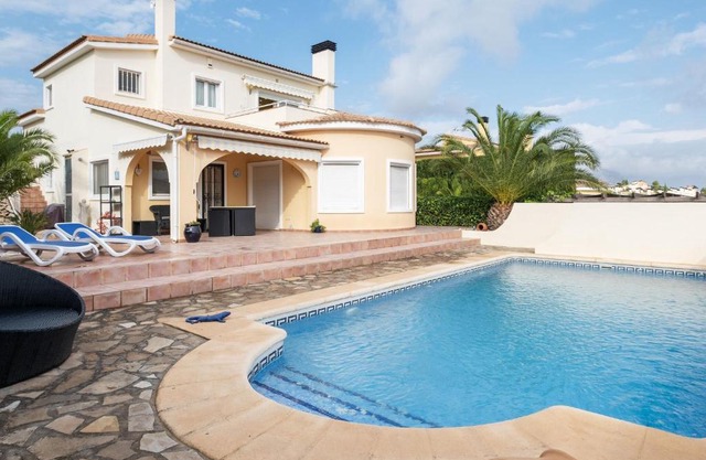 Belvilla by OYO Villa in Gata de Gorgos