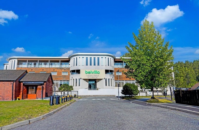 Belvilla Crewe City Centre Hotel | Family room 4