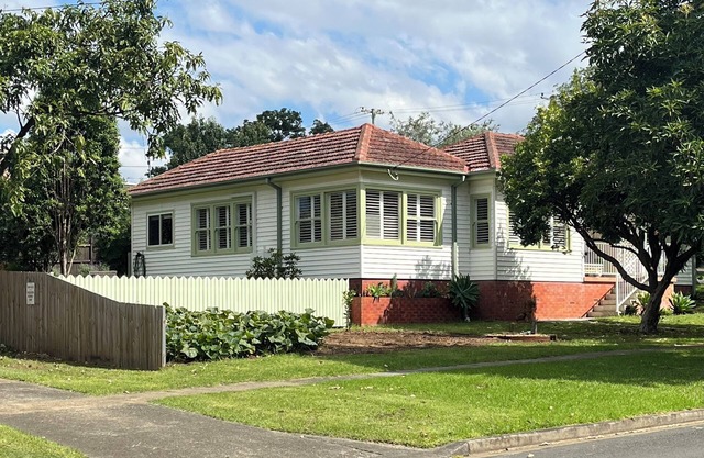 Berry FiftyFour - Full house, pet friendly garden, close to everything in Berry!