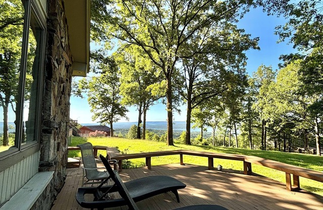 Best Lake Views, Sleeps 8 Pool, Tennis & Marina
