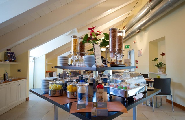 Best Western Crystal Palace Hotel