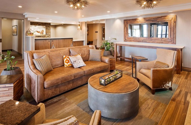 Best Western Plus Cottontree Inn
