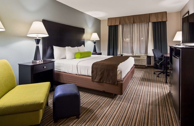 Best Western Plus Sunrise Inn
