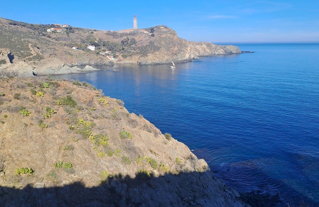 Between sea and mountains: panoramic view