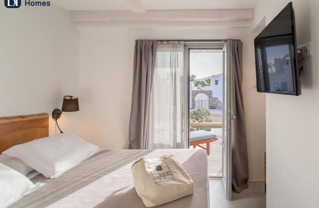 BH182 - C - Suite Paros