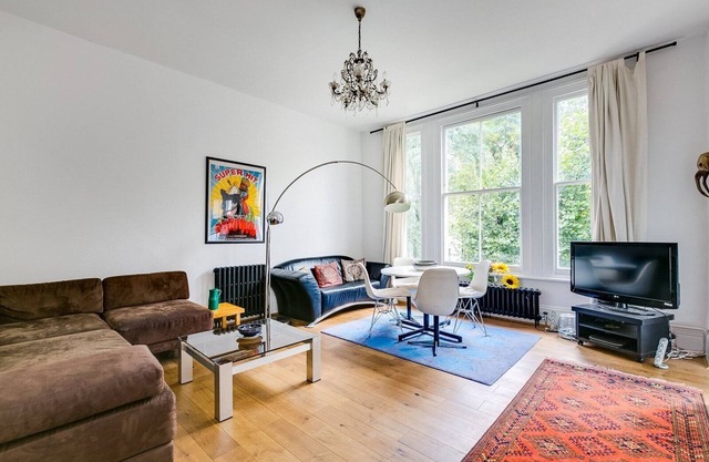 Big and bright 2-bed near Portobello market & tube