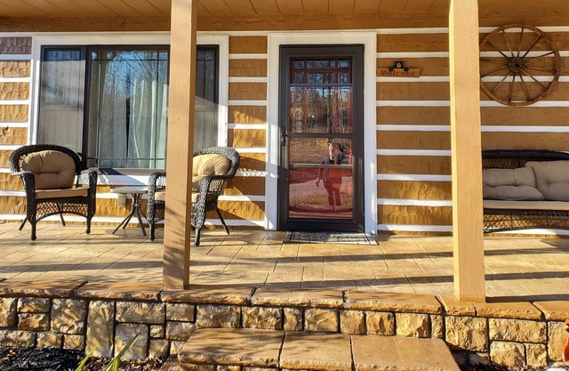 Big Bear Cabin! Beautiful cabin near Dale Hollow Lake!