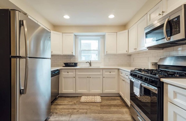 ⭐Big Family/Group?⭐ Spacious, Comfy 3BD/2BA Apt!