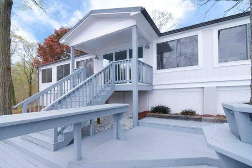 Big Water View Lake Home in Mooresville, North Carolina