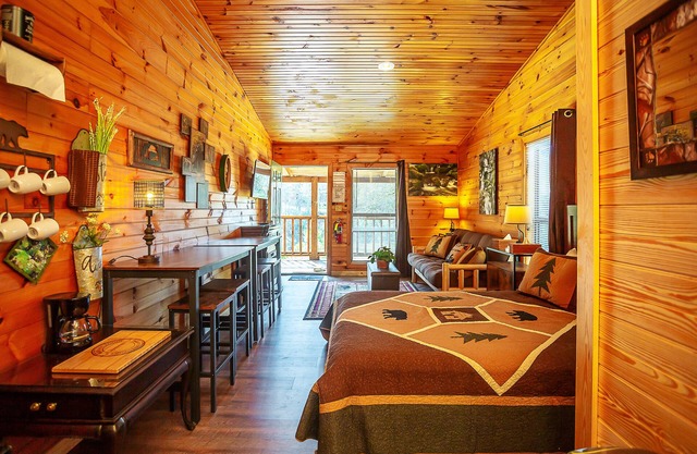 Bigfoot Lodge Room One